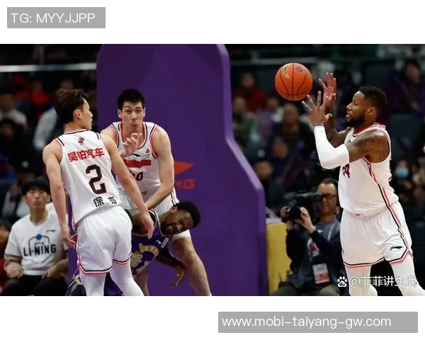 广东队深厚阵容实力显著二阵容轮换可与多队首发抗衡 广东队深厚阵容实力显著二阵容轮换可与多队首发抗衡