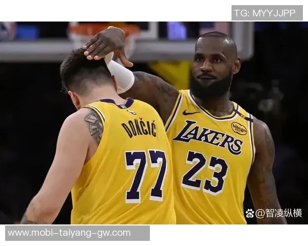 詹姆斯谈连场红牌问题称球队正逐步恢复到最佳状态 詹姆斯谈连场红牌问题称球队正逐步恢复到最佳状态