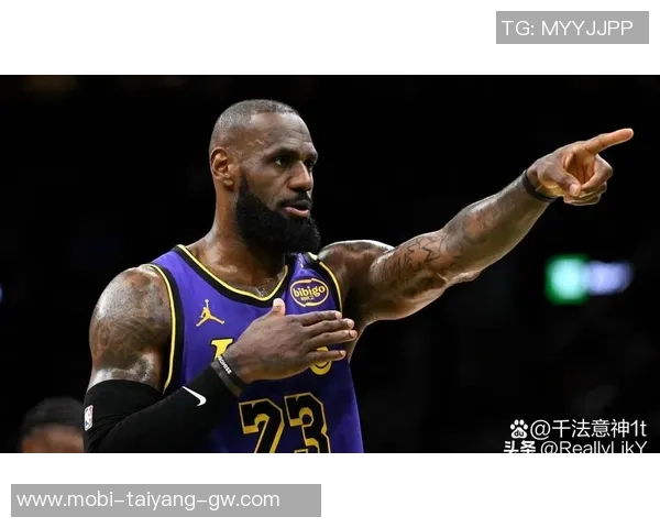 詹姆斯谈防守策略愿意放中距离两分太阳队表现出色投篮命中率高